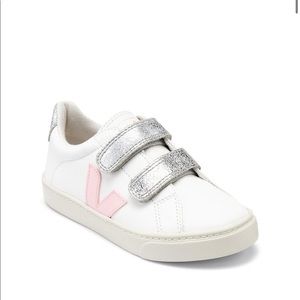 Brand New with Tags - Kids Girls Vejas sz 27